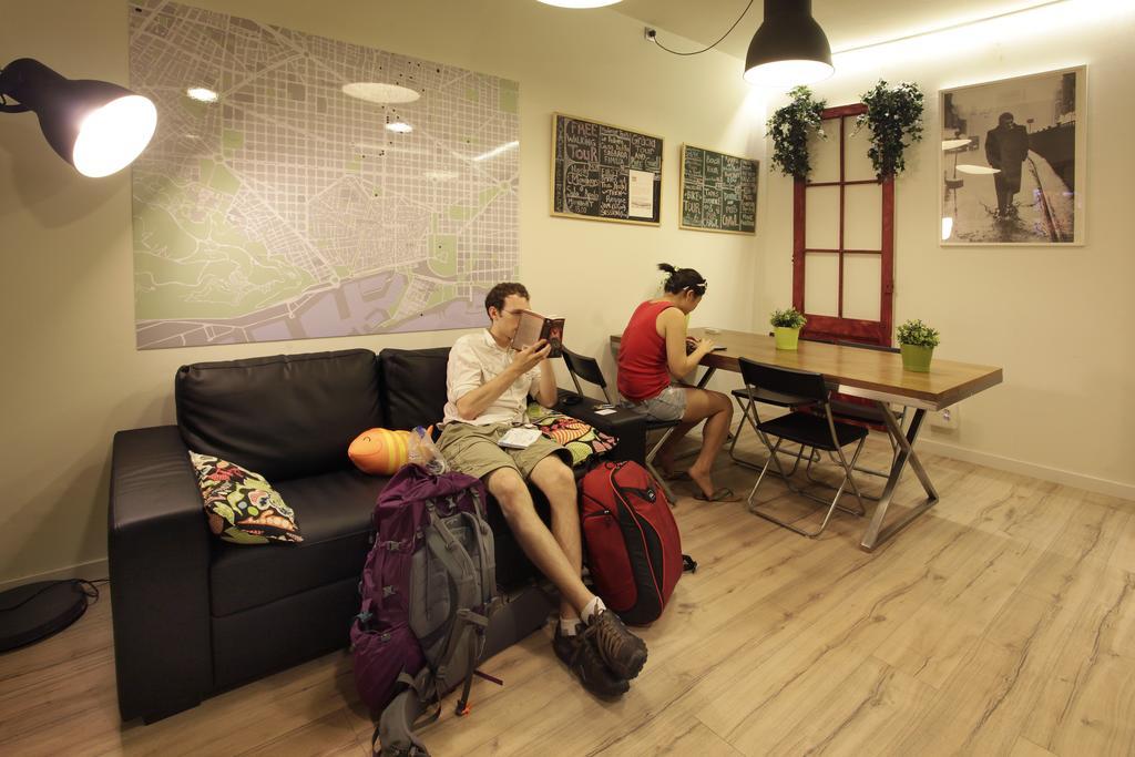 Gracia City Hostel Barcelona Luaran gambar Hostel in Prague