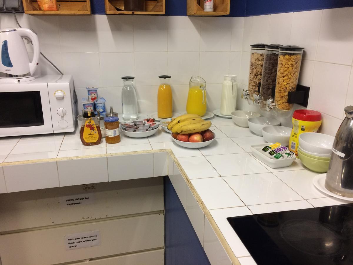 Gracia City Hostel Barcelona Luaran gambar A typical breakfast in the UK
