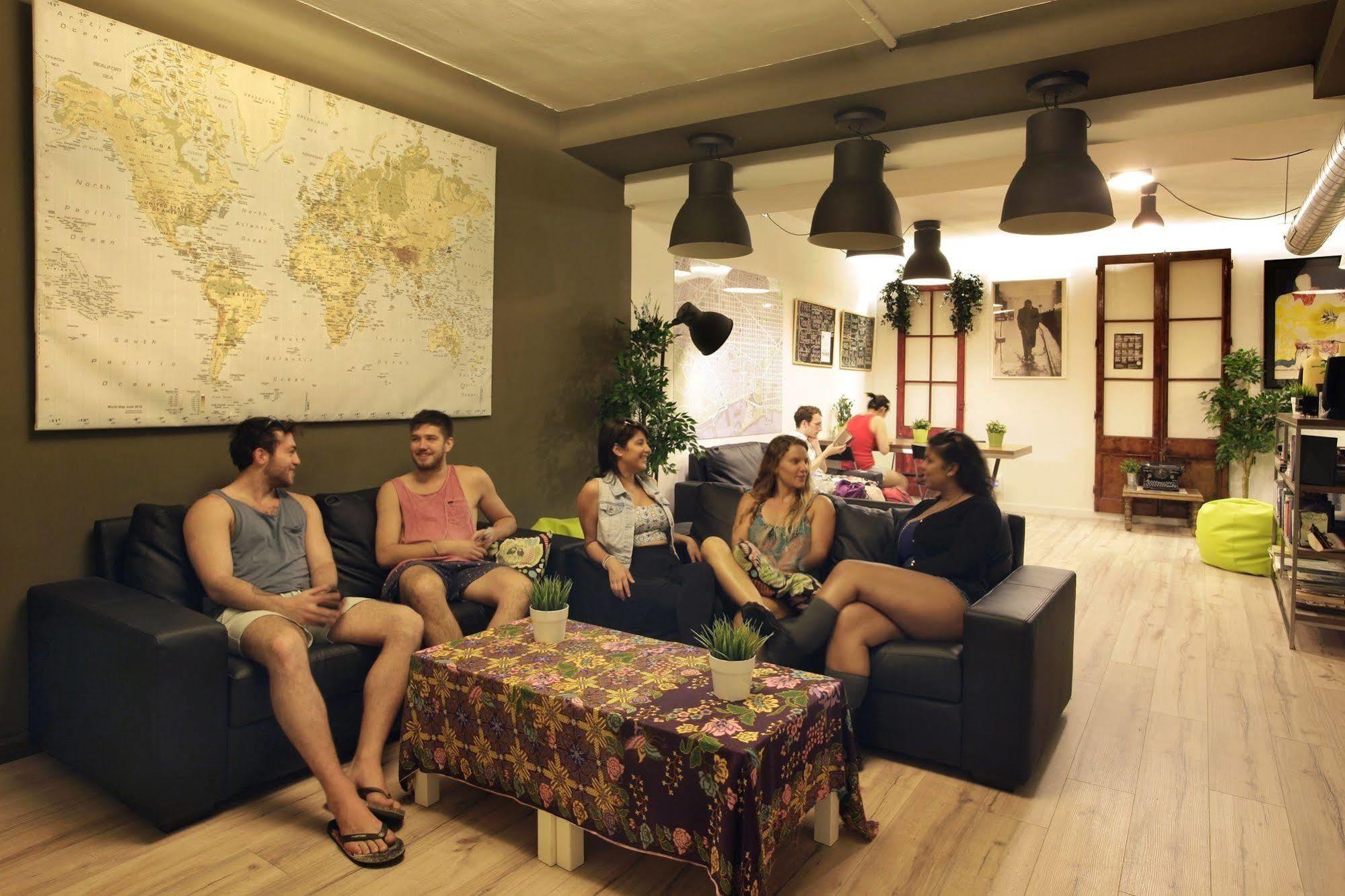 Gracia City Hostel Barcelona Luaran gambar Hostel in Athens, Greece
