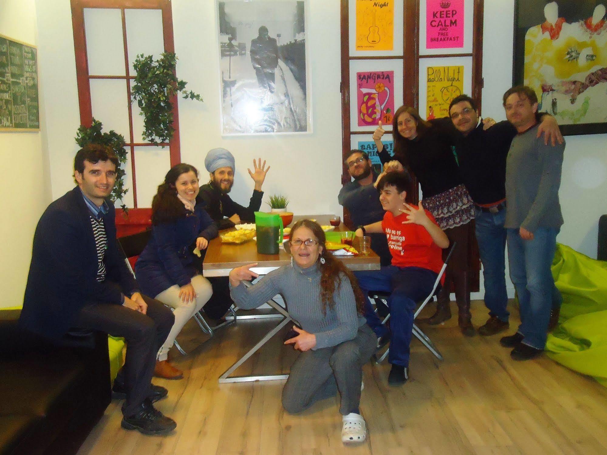 Gracia City Hostel Barcelona Luaran gambar The staff of the Centre for Media and Communication Studies