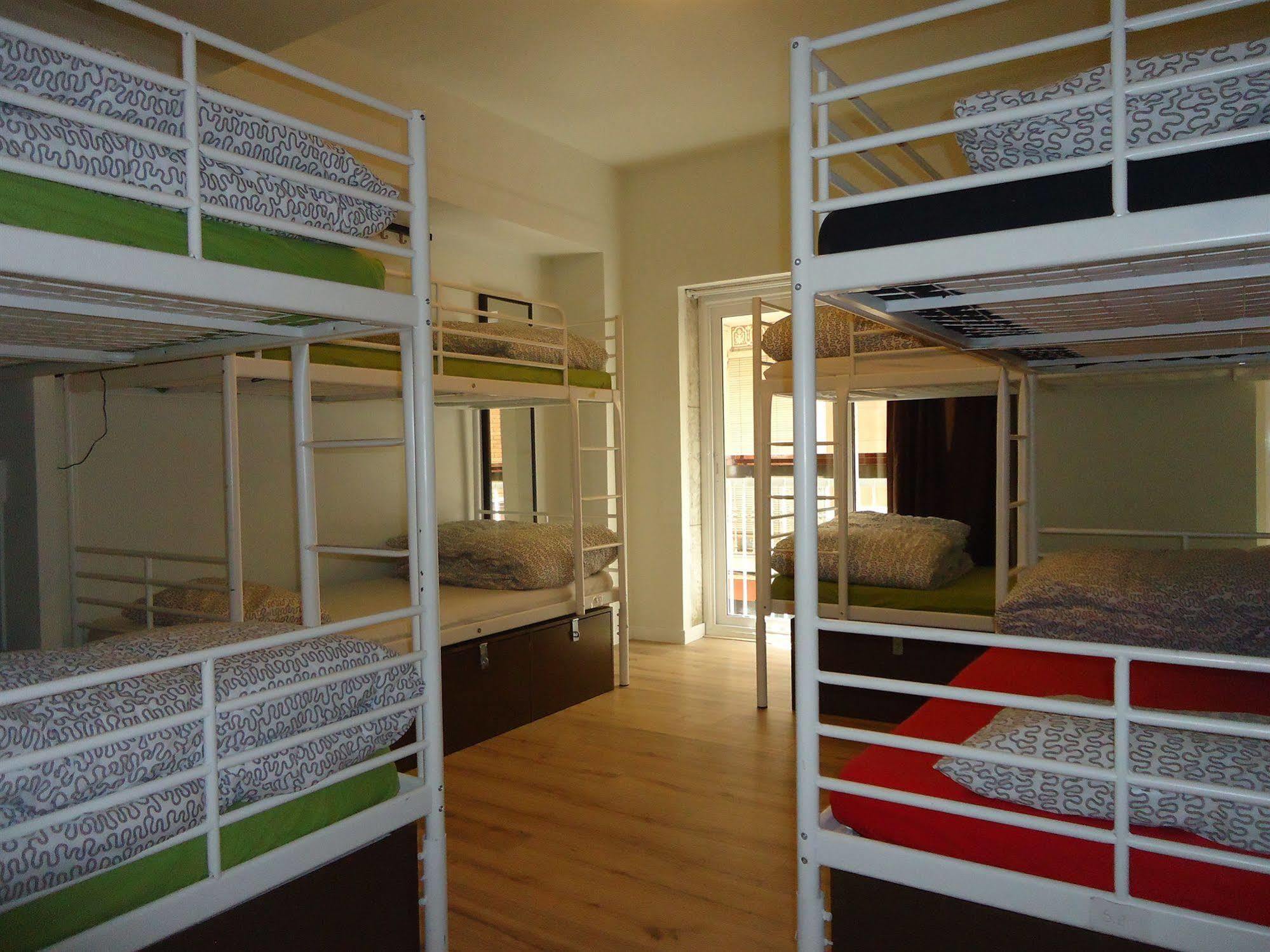 Gracia City Hostel Barcelona Luaran gambar Hostel in Barcelona