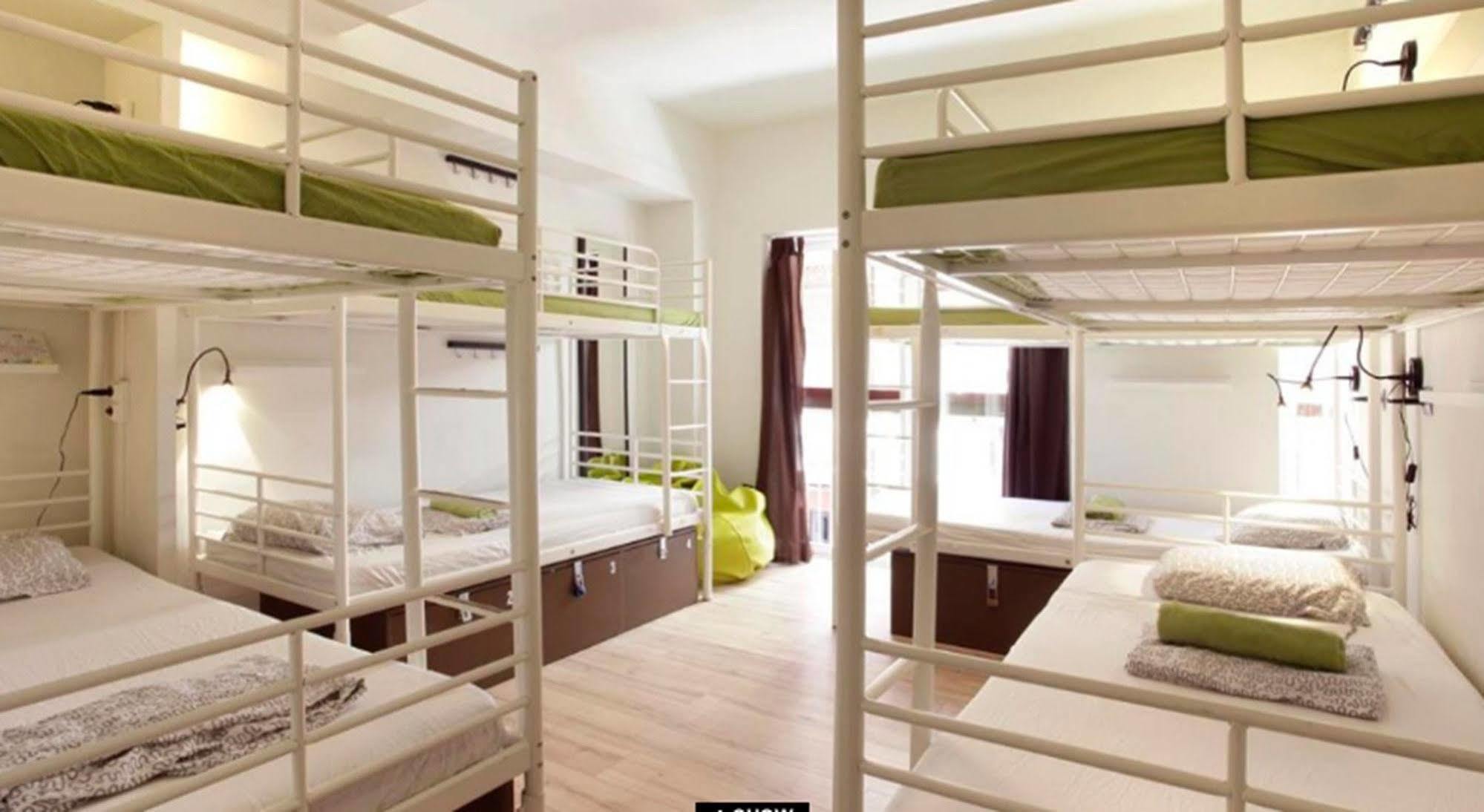 Gracia City Hostel Barcelona Luaran gambar Hostel in Prague
