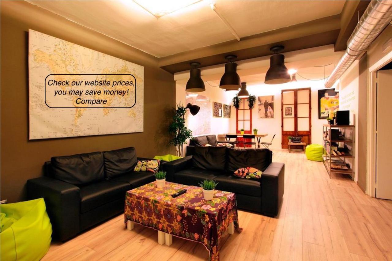 Gracia City Hostel Barcelona Luaran gambar The interior of a typical hostel